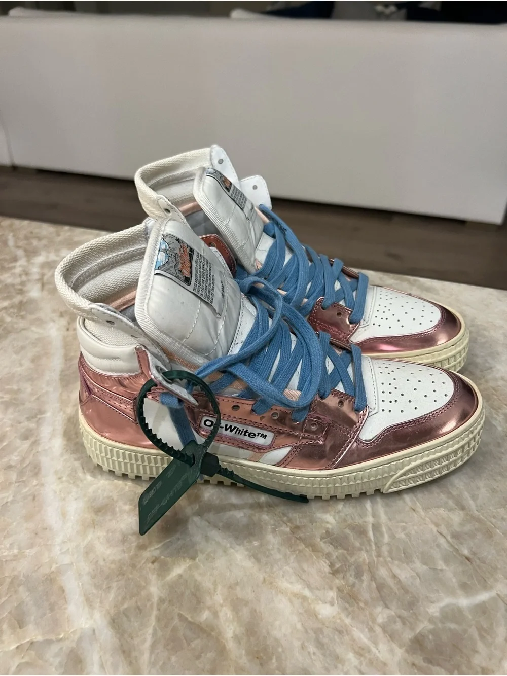Off-White Women’s High-Top Sneakers in Rose Gold and White
